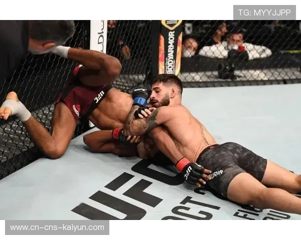 桑德哈根对视环节威胁梅拉布要顶膝暴击 新闻发布会火药味浓